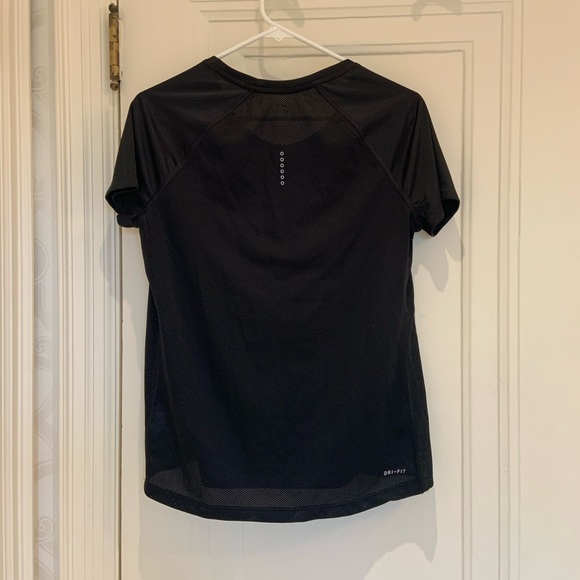 Nike black workout tshirt - Picture 2 of 5